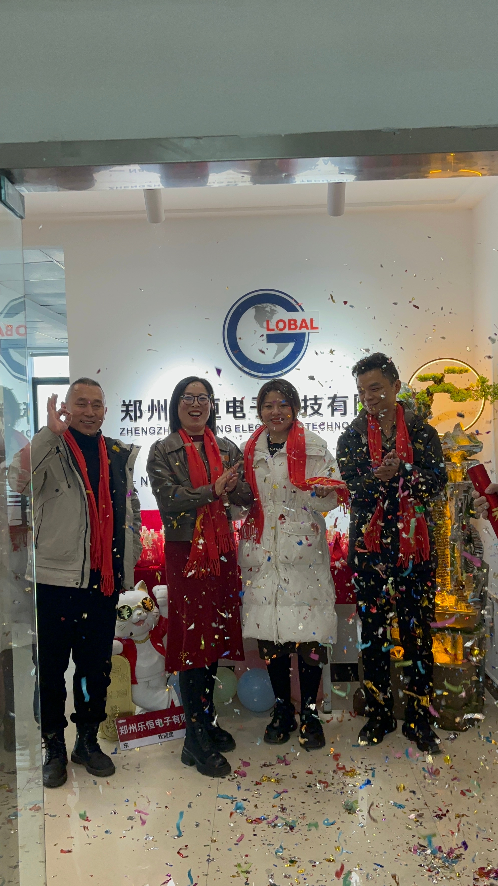 Групповое фото партнеров.